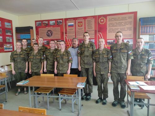 Уполномоченный по правам человека в Нурлатском районе навестил солдат-земляков