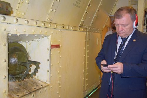 На первый путь пассажирской платформы железнодорожной станции Нурлат прибыл Поезд Победы