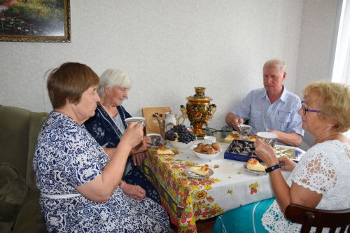 Елену Мельникову с 95-летием поздравил глава Нурлатского района