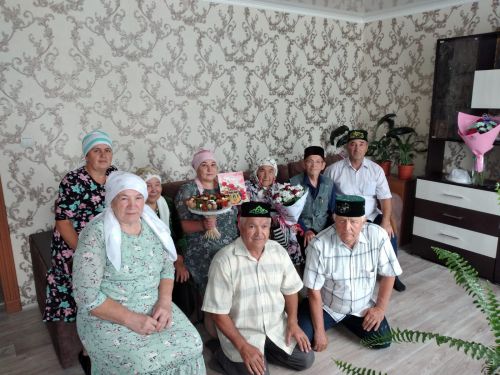 В Нижнем Нурлате поздравили труженицу тыла с 90-летием