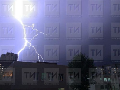 В Иркутской области мальчик пострадал от удара молнии, когда он мылся в бане