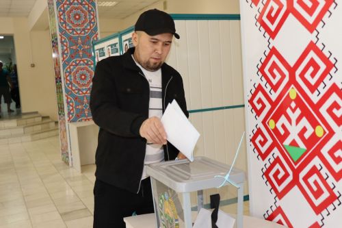 В Нурлате прошли досрочные выборы Президента Узбекистана