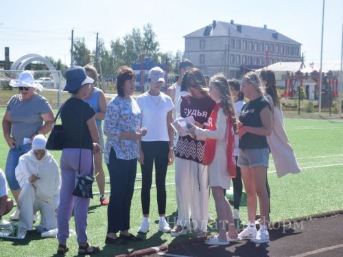 В нурлатском парке «Спортивный» отметили День физкультурника