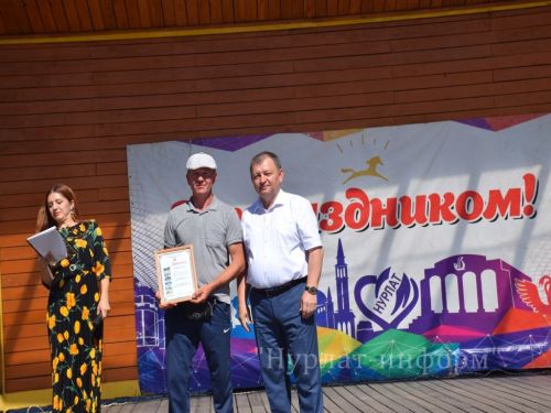 На центральной площади прошел третий фестиваль меда «Нурлатский мед»