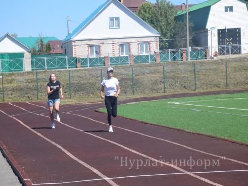 В нурлатском парке «Спортивный» отметили День физкультурника