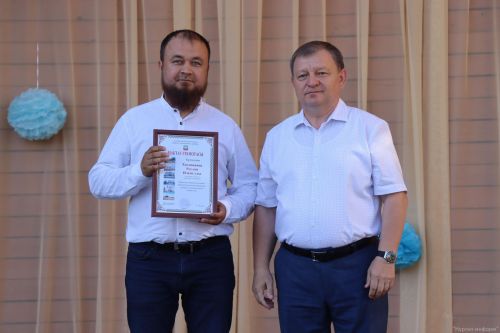 Дамир Ишкинеев поздравил нурлатских строителей с профессиональным праздником