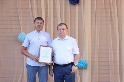 Дамир Ишкинеев поздравил нурлатских строителей с профессиональным праздником