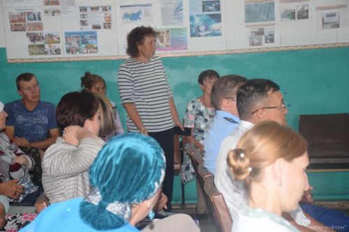 Жители 6 населенных пунктов Елаурского сельского поселения собрались на сход