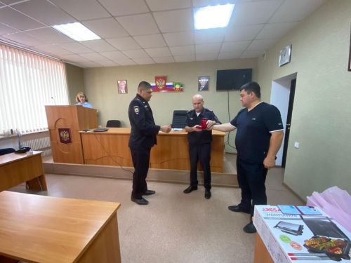 В ОМВД России по Нурлатскому району торжественно проводили сотрудников на заслуженный отдых