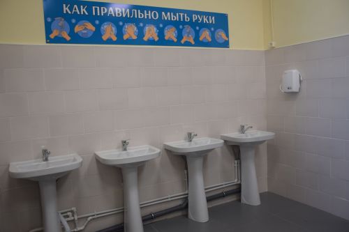 Дамир Ишкинеев побывал в столовой Нурлатской гимназии после ремонта