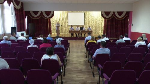 Сход граждан в Нурлатской гимназии начался с посещения обновленного пищеблока