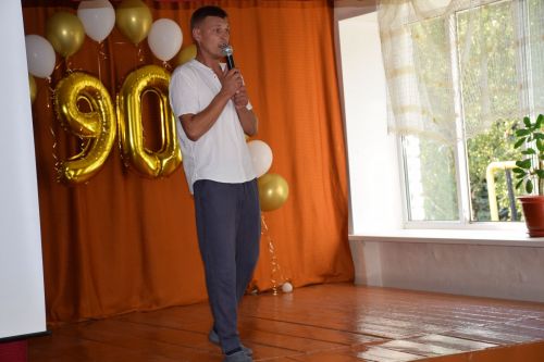 Тюрнясевская средняя школа торжественно отметила свое 90-летие