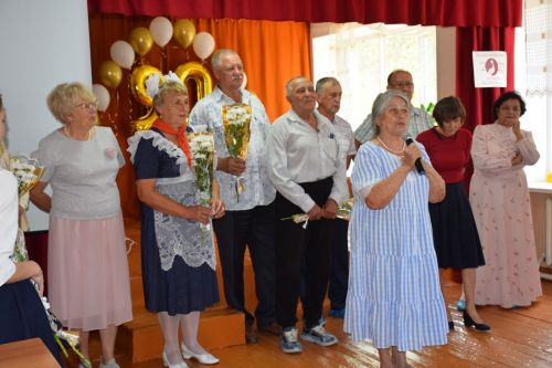 Тюрнясевская средняя школа торжественно отметила свое 90-летие