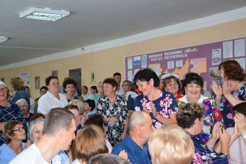Тюрнясевская средняя школа торжественно отметила свое 90-летие