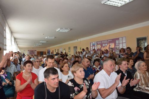 Тюрнясевская средняя школа торжественно отметила свое 90-летие