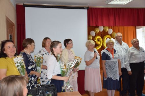 Тюрнясевская средняя школа торжественно отметила свое 90-летие
