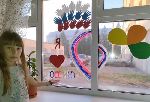 Школьники Нурлата присоединились к патриотическим акциям ко Дню Государственного флага
