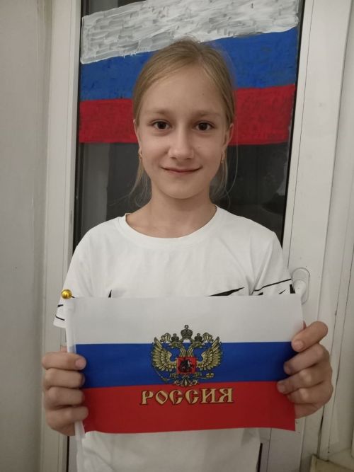 Школьники Нурлата присоединились к патриотическим акциям ко Дню Государственного флага
