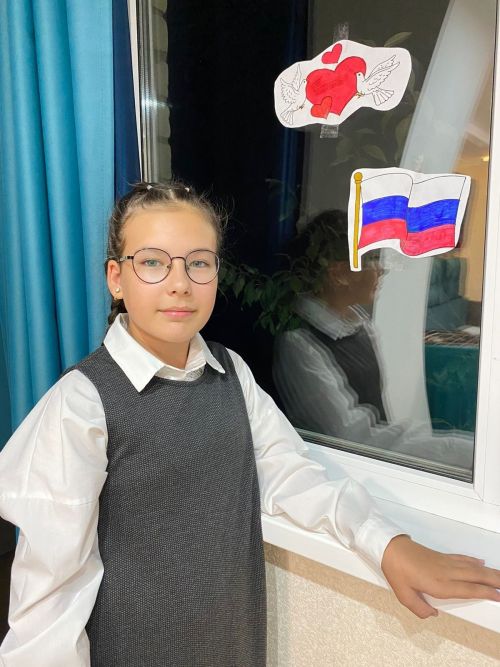 Школьники Нурлата присоединились к патриотическим акциям ко Дню Государственного флага
