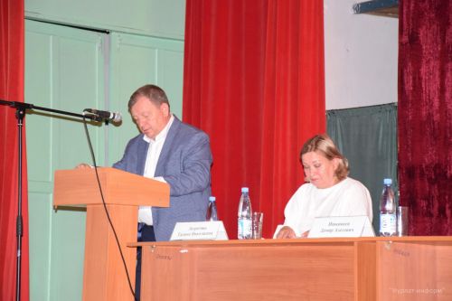 В Ахметовском сельском поселении на сходе граждан поздравили с юбилеем двух долгожительниц села Аксумла