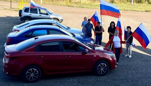 Нурлатцы приняли участие в автопробеге ко Дню Государственного флага РФ