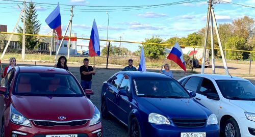 Нурлатцы приняли участие в автопробеге ко Дню Государственного флага РФ