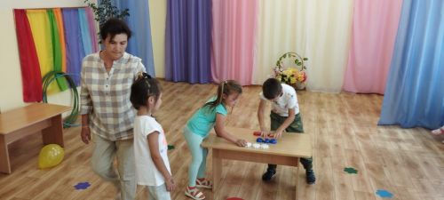 В Нурлате воспитанникам детского сада «Колосок» рассказали о государственном флаге России