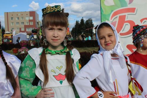 В Нурлате определили обладательниц самой длинной косы