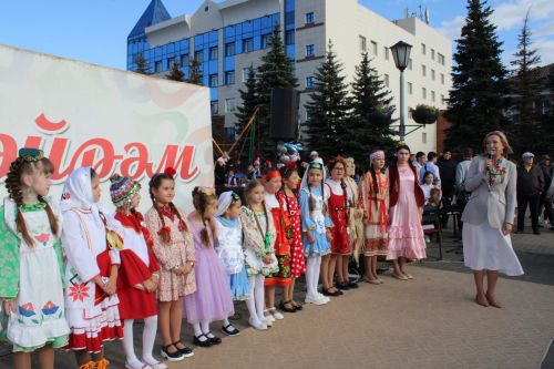 В Нурлате определили обладательниц самой длинной косы
