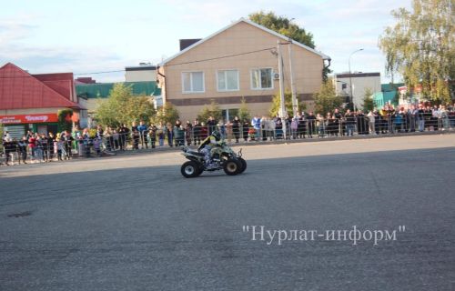 В Нурлате прошло экстремальное мото-квадро стант-шоу от «BKE»