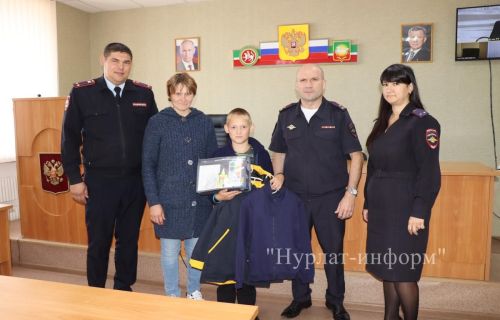 Сотрудники Нурлатского отдела полиции присоединились к акции «Помоги собраться в школу!»