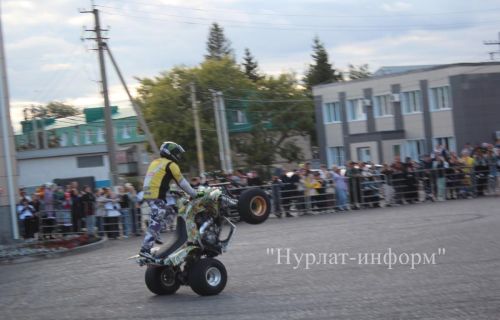 В Нурлате прошло экстремальное мото-квадро стант-шоу от «BKE»