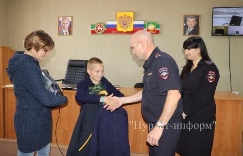 Сотрудники Нурлатского отдела полиции присоединились к акции «Помоги собраться в школу!»