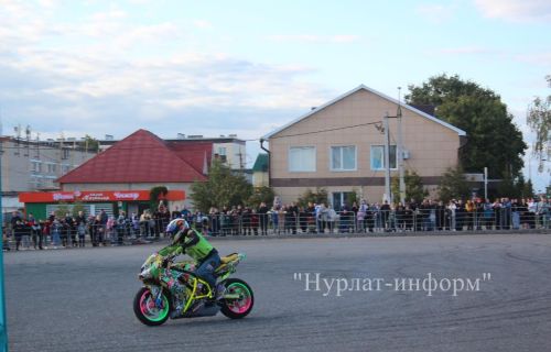 В Нурлате прошло экстремальное мото-квадро стант-шоу от «BKE»