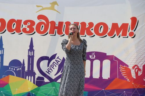 В Нурлатском районе Дамир Ишкинеев наградил передовых комбайнеров агрофирмы «Южная»