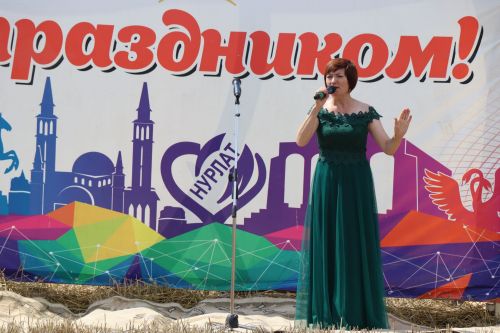 В Нурлатском районе Дамир Ишкинеев наградил передовых комбайнеров агрофирмы «Южная»