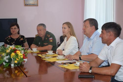 Участник СВО из Нурлата во время отпуска заключил брак с любимой девушкой