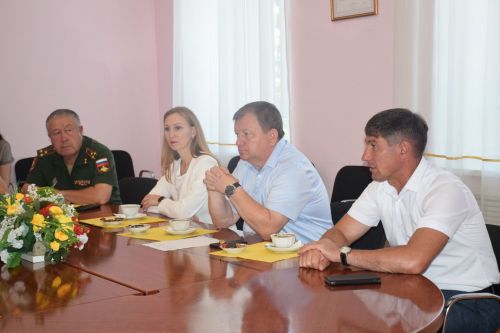 Участник СВО из Нурлата во время отпуска заключил брак с любимой девушкой