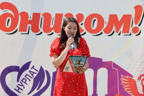 В Нурлатском районе Дамир Ишкинеев наградил передовых комбайнеров агрофирмы «Южная»