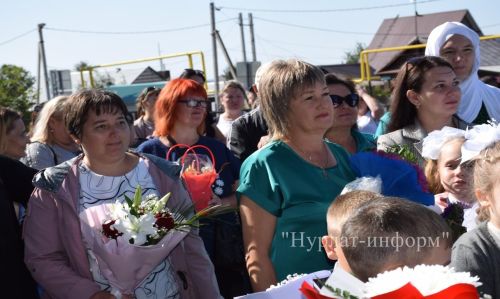 Нурлатская средняя школа №8 воздает дань памяти учителям
