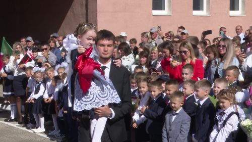 В тридцати образовательных учреждениях Нурлата прозвенел первый звонок.