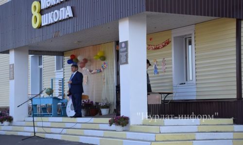 Нурлатская средняя школа №8 воздает дань памяти учителям