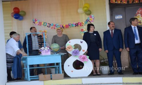Нурлатская средняя школа №8 воздает дань памяти учителям