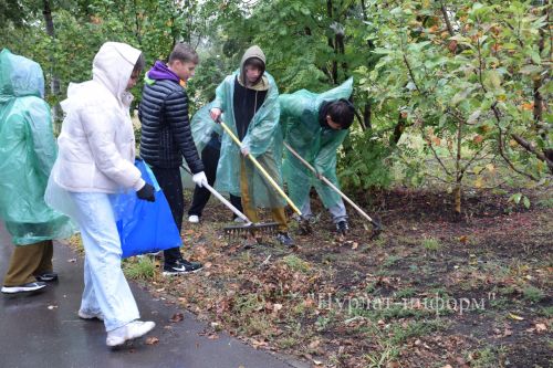 В Нурлате провели субботник в поддержку экологической олимпиады «Чистое наследие»