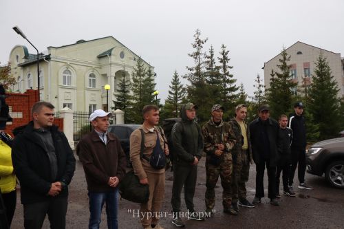 В Нурлате проводили на службу очередную группу контрактников