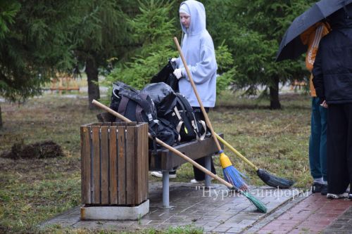 В Нурлате провели субботник в поддержку экологической олимпиады «Чистое наследие»