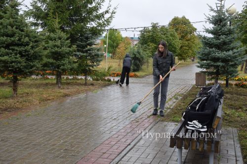 В Нурлате провели субботник в поддержку экологической олимпиады «Чистое наследие»