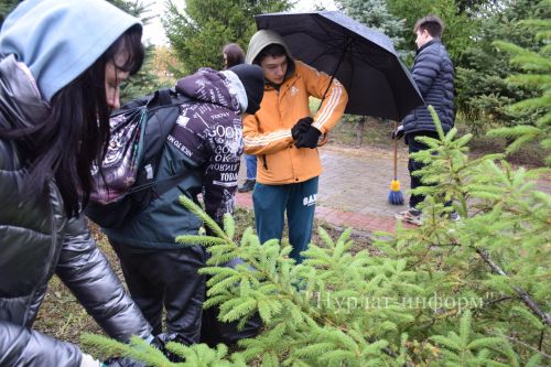 В Нурлате провели субботник в поддержку экологической олимпиады «Чистое наследие»