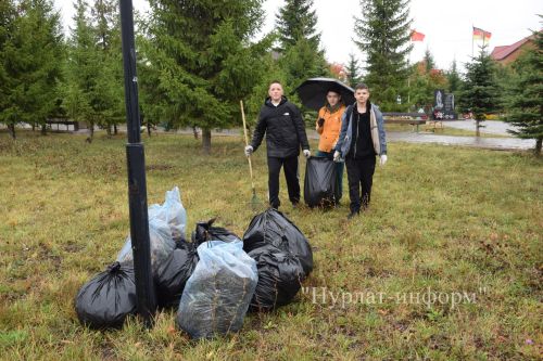 В Нурлате провели субботник в поддержку экологической олимпиады «Чистое наследие»