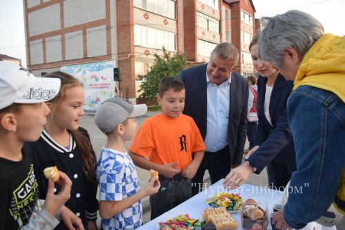 Праздники двора на Нурлатской улице продолжаются